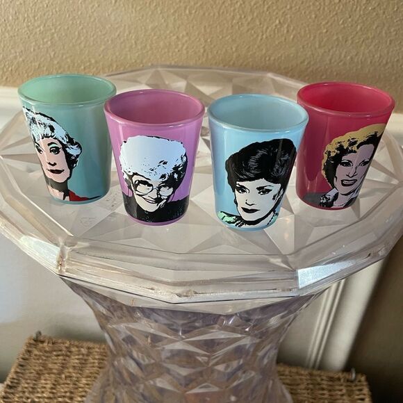 Golden Girls Retro 2 Ounce Shot Glasses - Picture 10 of 10